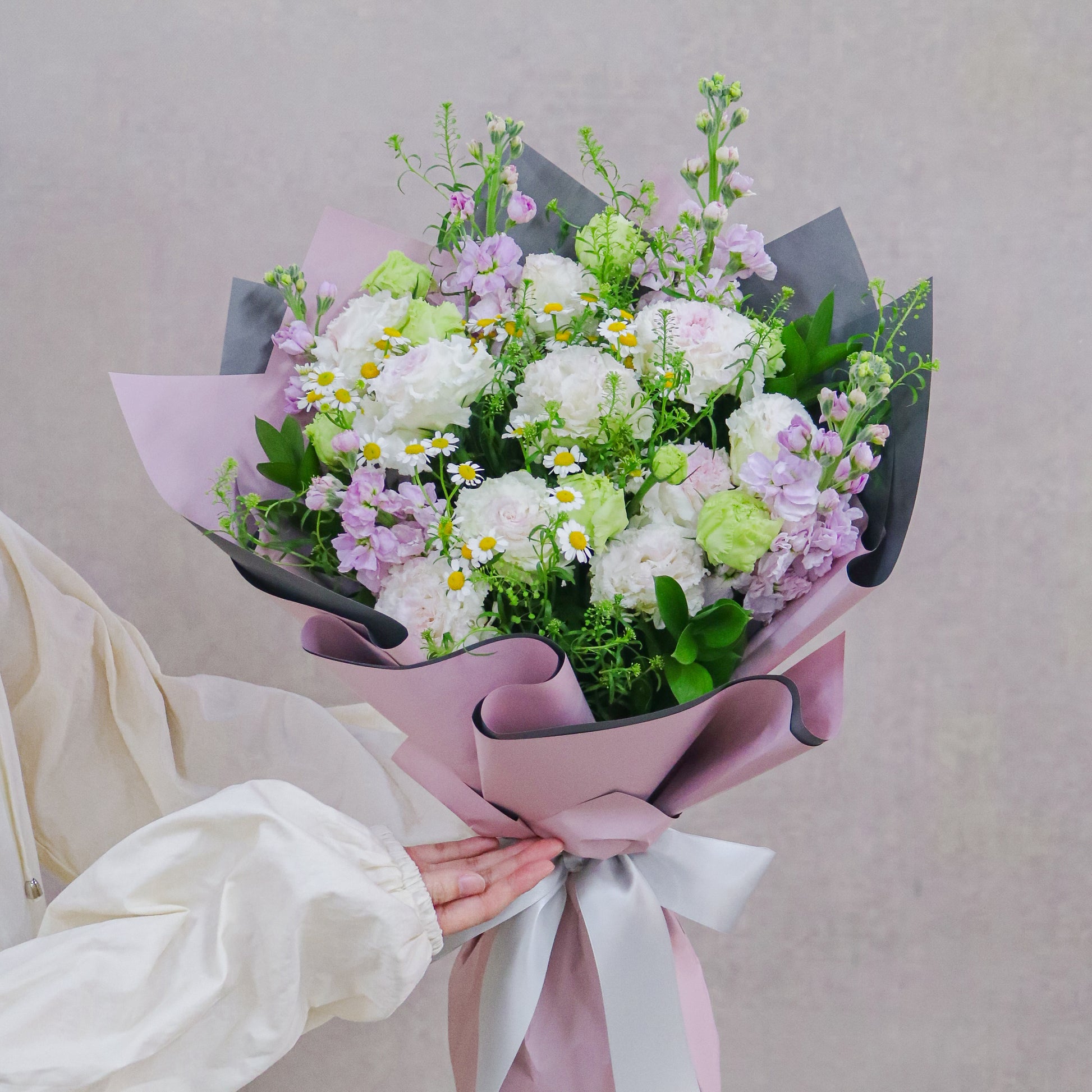 粉白桔梗日射花束 Pink white eustoma and stock bouquet