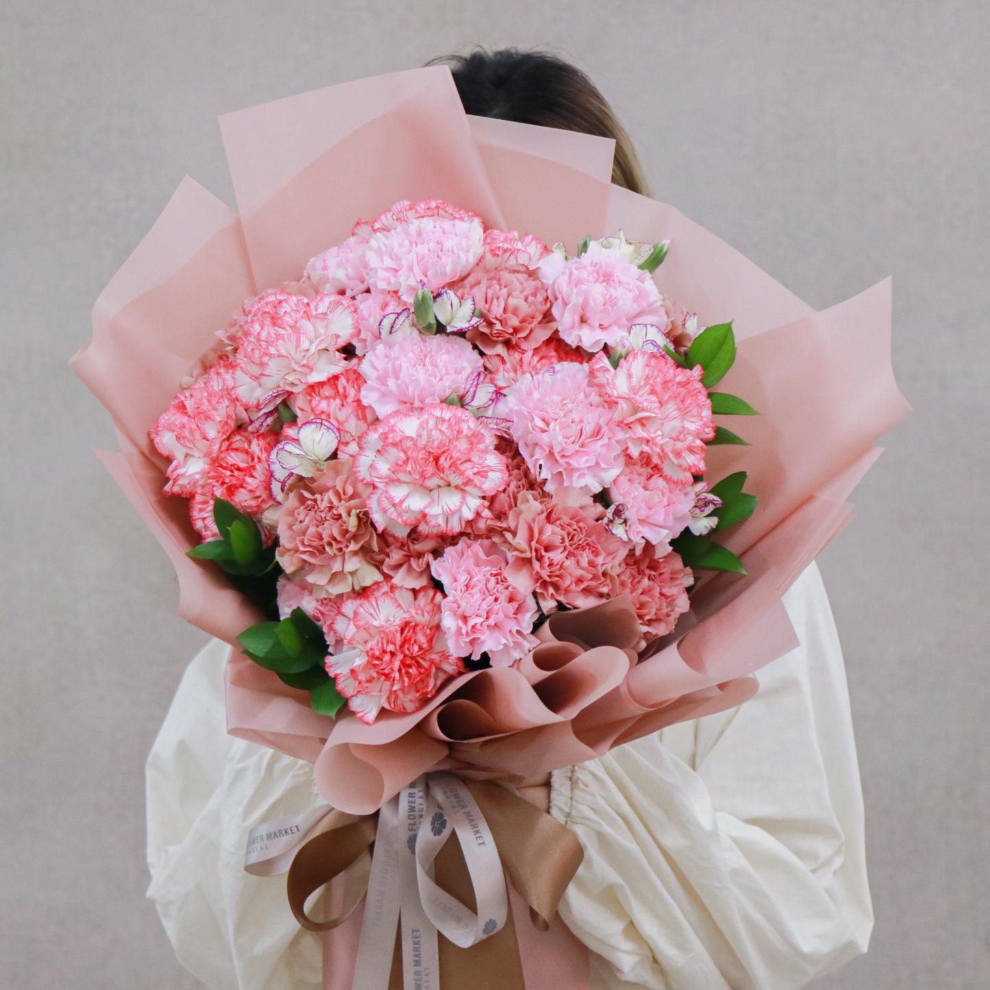 粉色康乃馨花束 Pink carnation bouquet