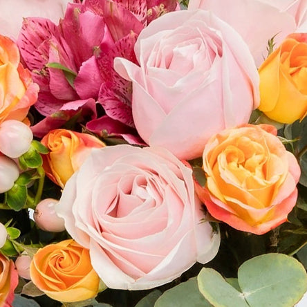 Mixed roses with vase