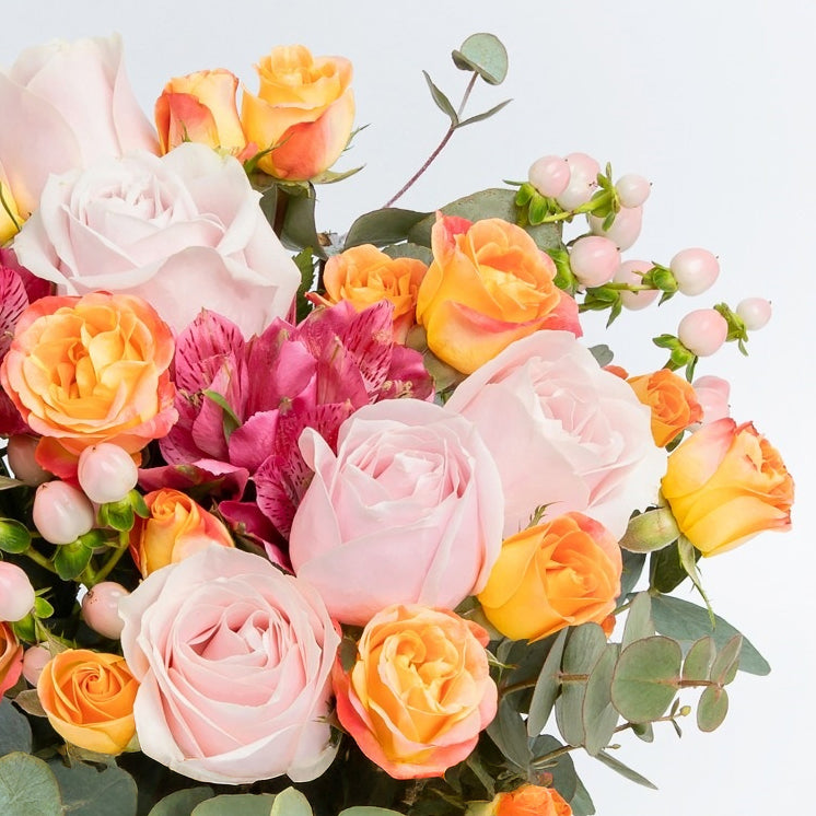 Mixed roses with vase