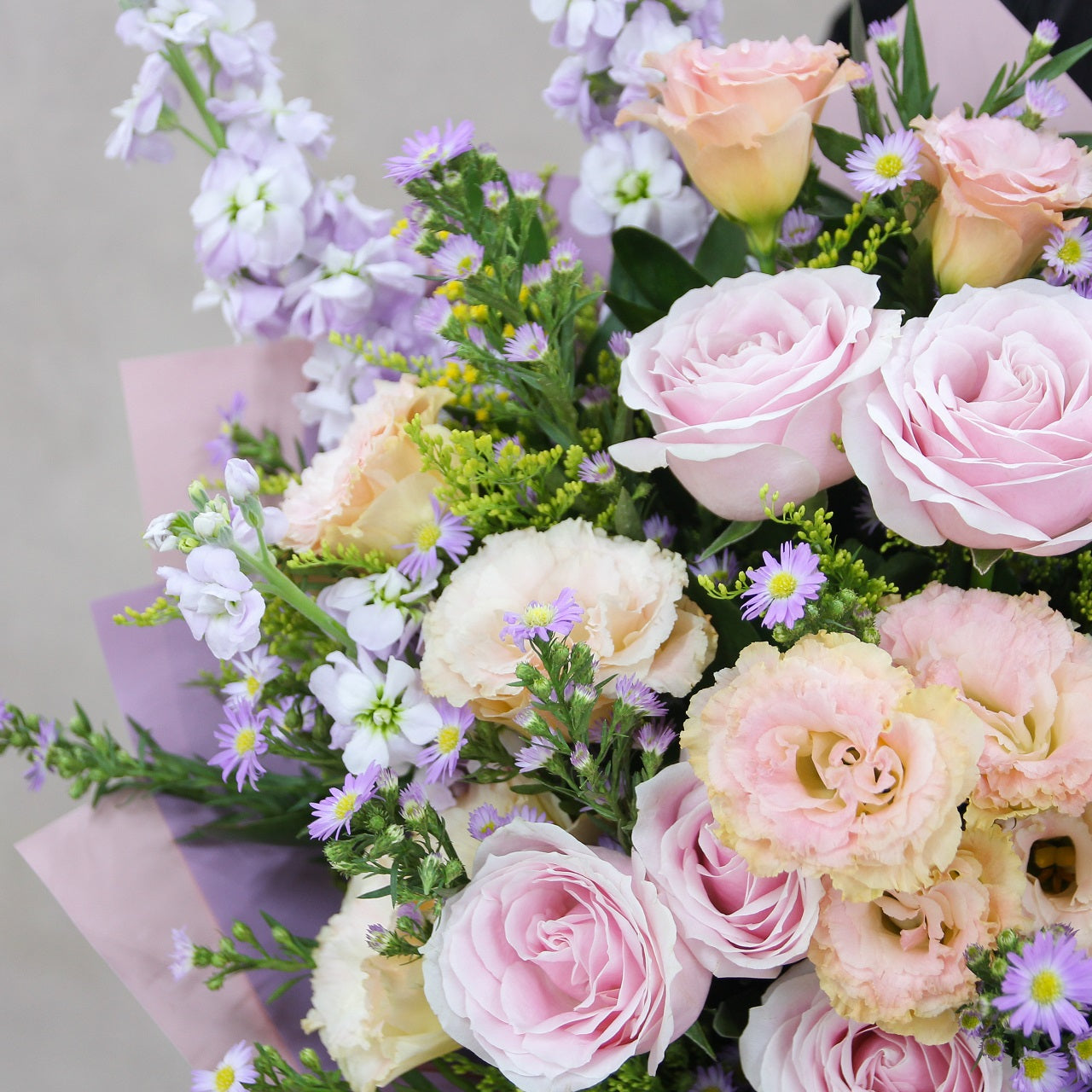 淺粉玫瑰桔梗花束 Light pink rose and eustoma bouquet