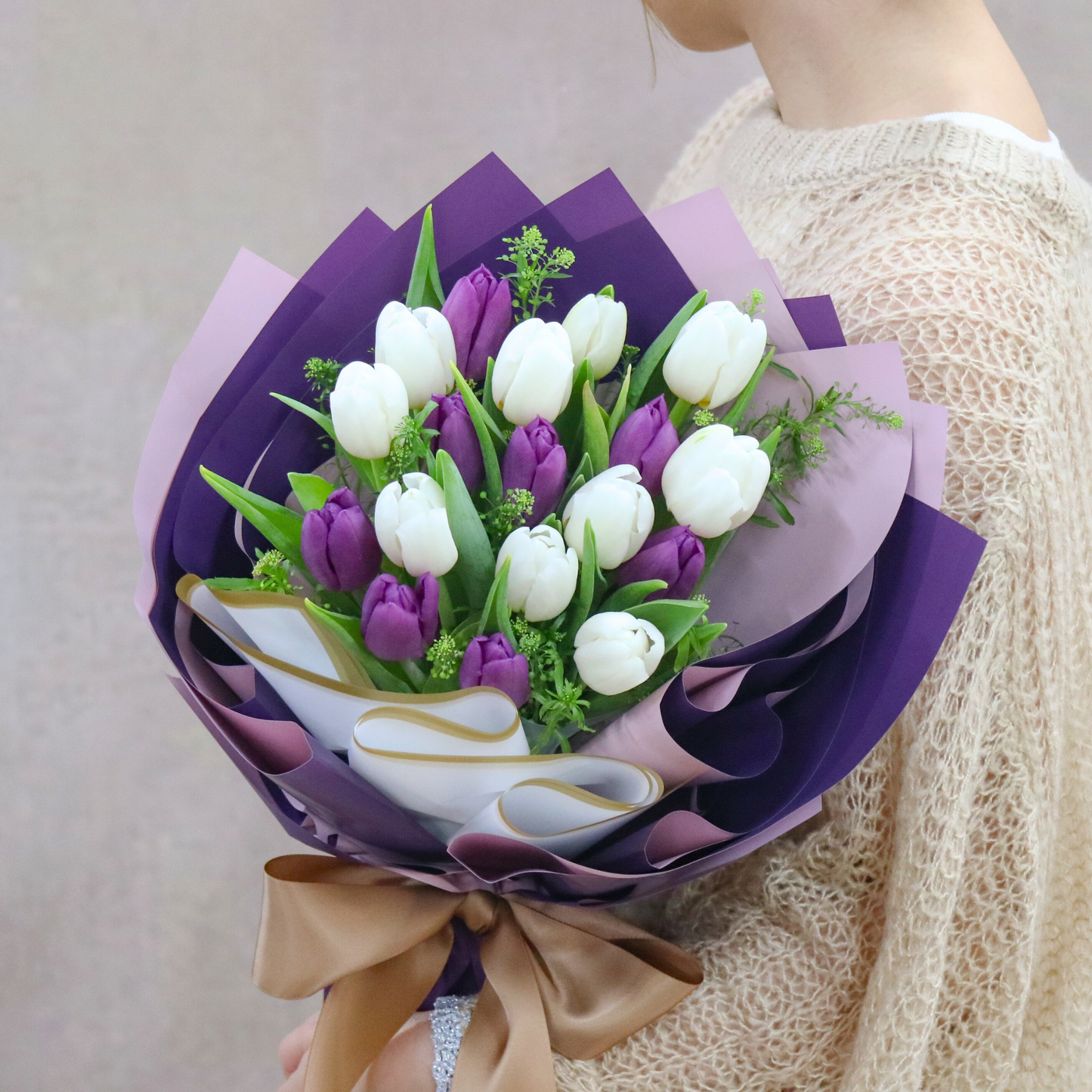Mixed tulip bouquet