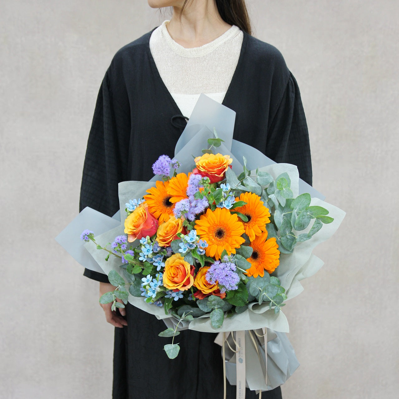 橙太陽菊藍星花束 Orange gerbera and tweedia bouquet