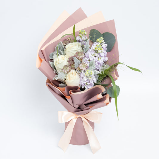 米色玫瑰日射花束 Cream rose and stock bouquet