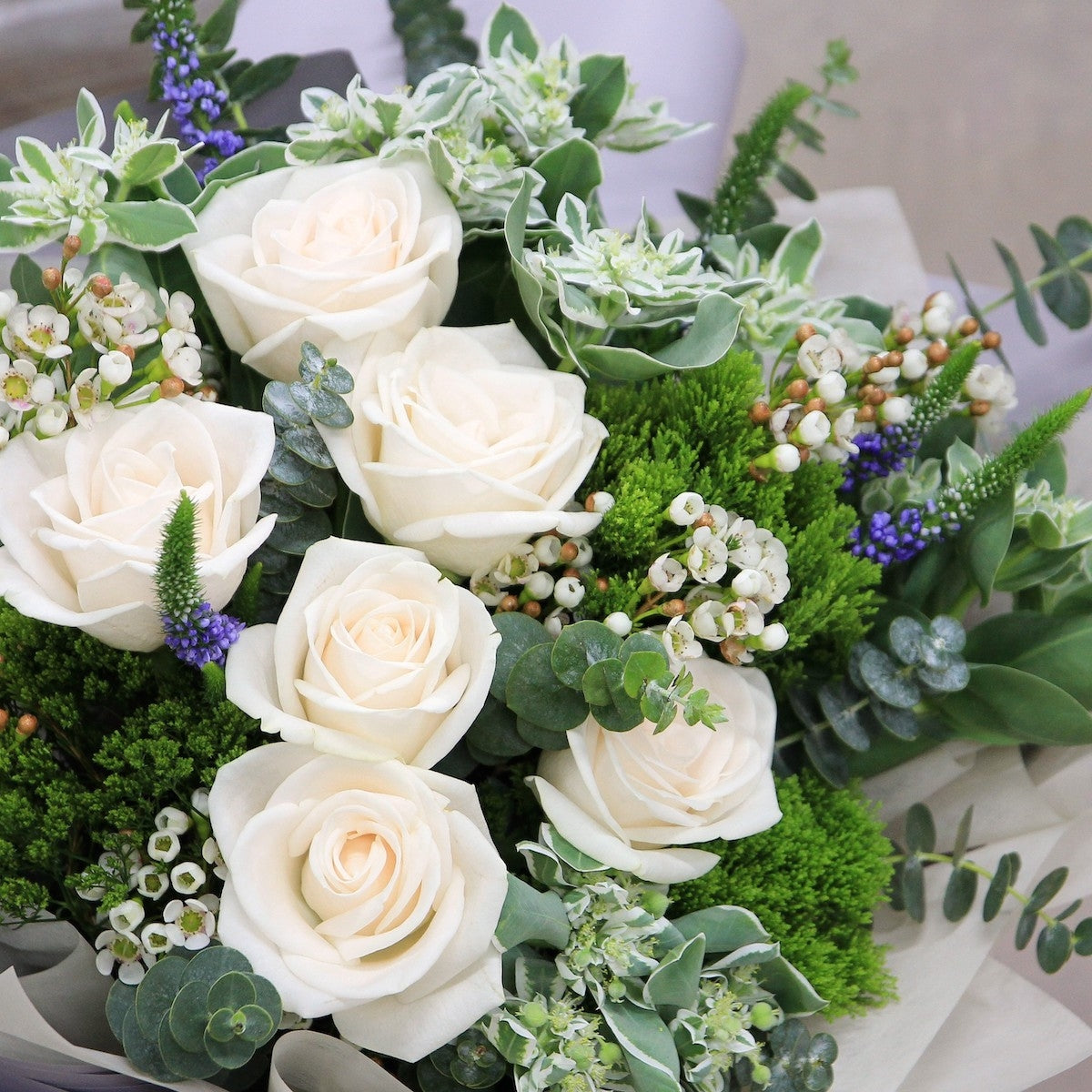 綠色夕霧草玫瑰花束 Green trachelium and rose bouquet
