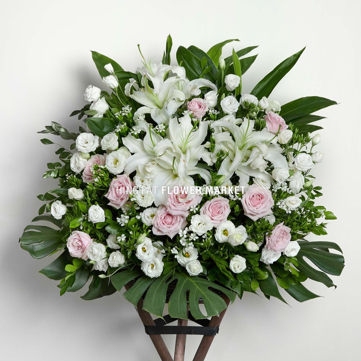 白百合粉玫瑰花籃 White lily and pink rose flower stand