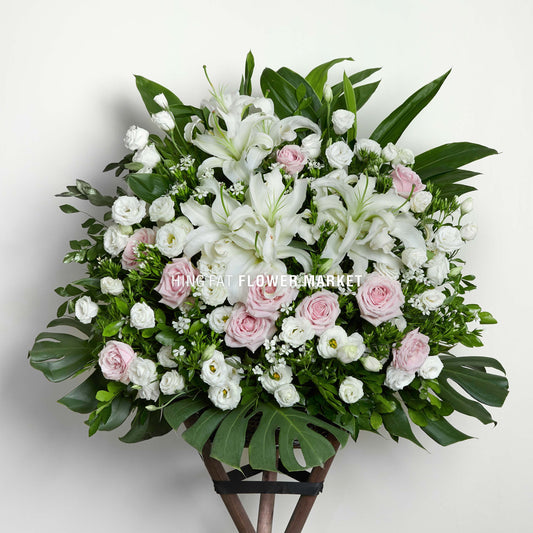 白百合粉玫瑰花籃 White lily and pink rose flower stand
