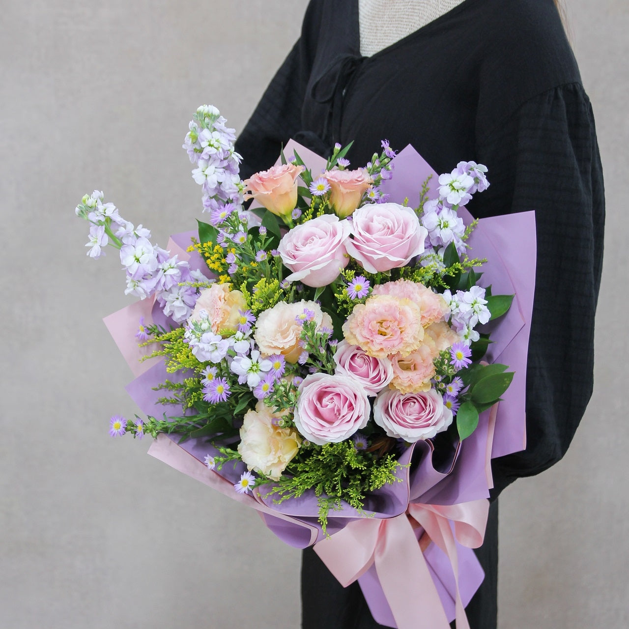 淺粉玫瑰桔梗花束 Light pink rose and eustoma bouquet