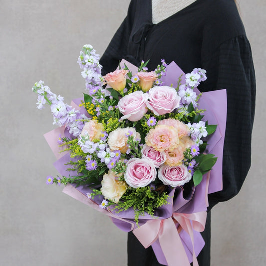 淺粉玫瑰桔梗花束 Light pink rose and eustoma bouquet