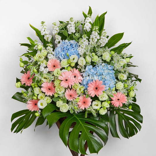 粉太陽菊繡球花籃 Pink gerber and hydrangea flower stand