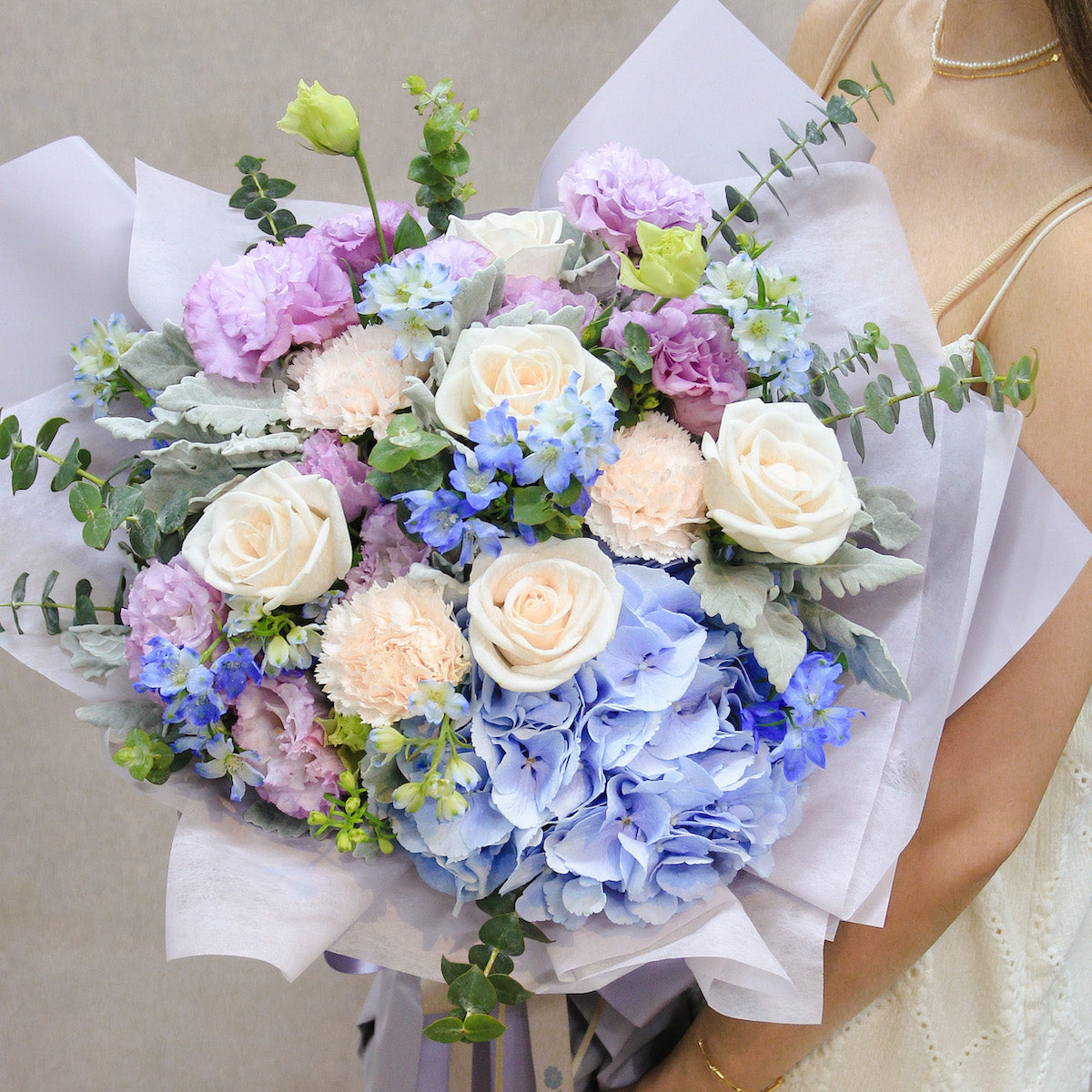 藍繡球小飛燕花束 Blue hydrangea and delphinium bouquet