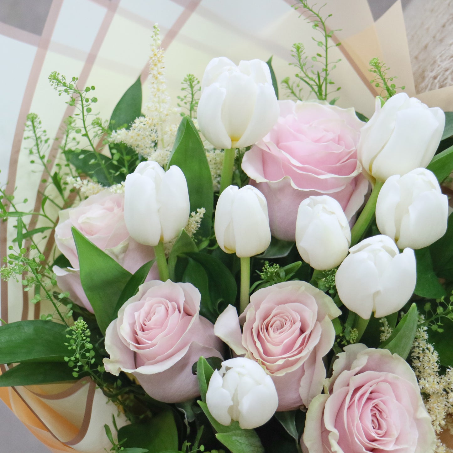 白鬱金香厄瓜多爾粉紅玫瑰花束 White tulip and Ecuador pink rose bouquet