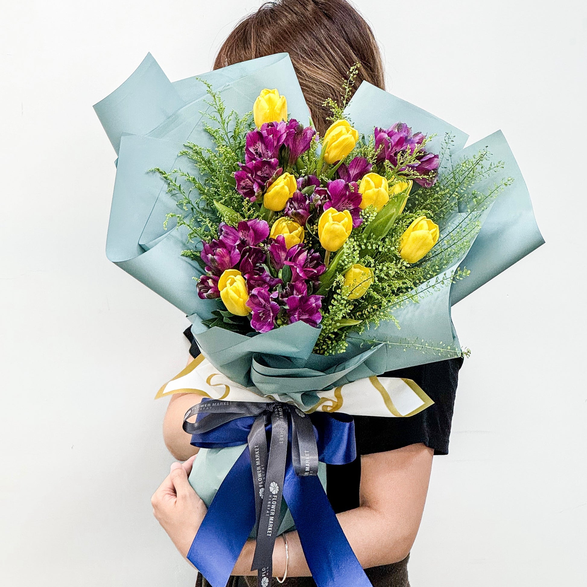 黃鬱金香小百合花束 Yellow tulip and alstroemeria bouquet