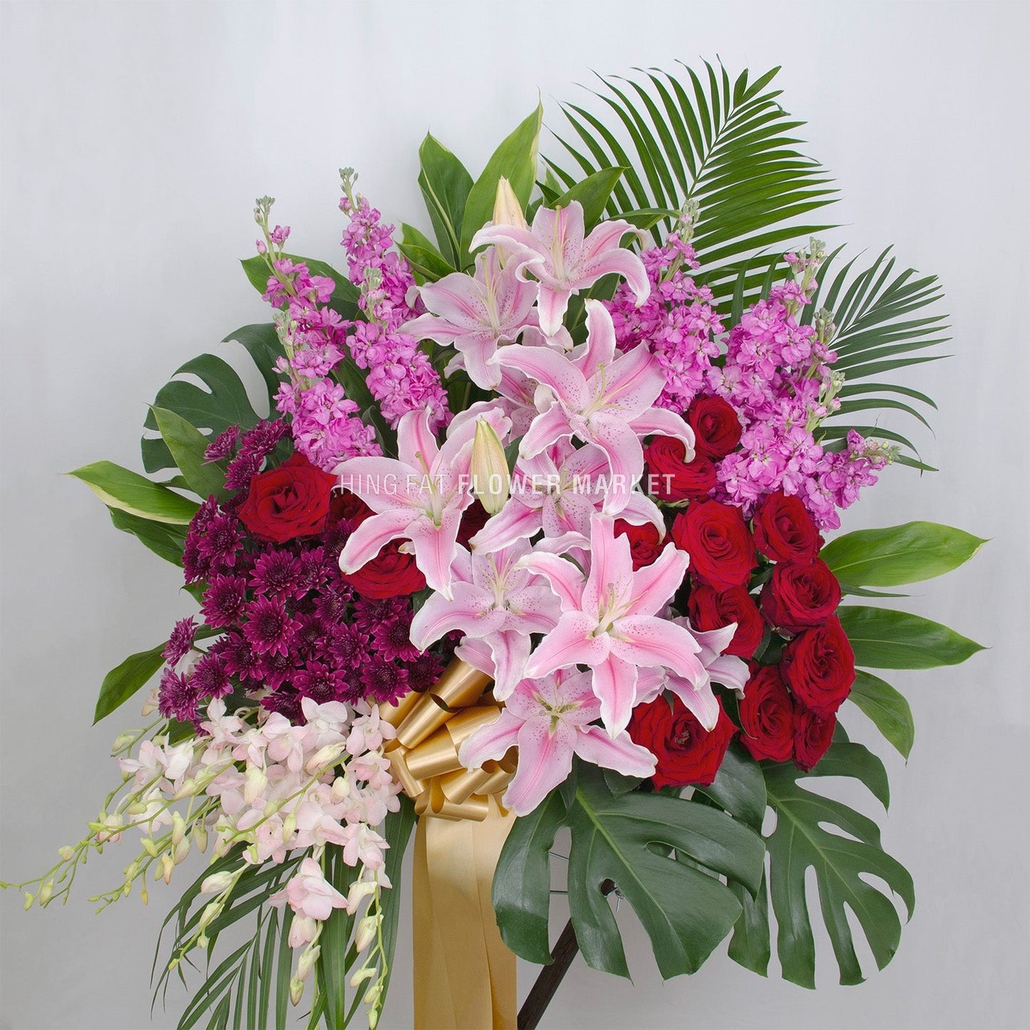 粉百合紅玫瑰花籃 Pink lily and rose flower stand