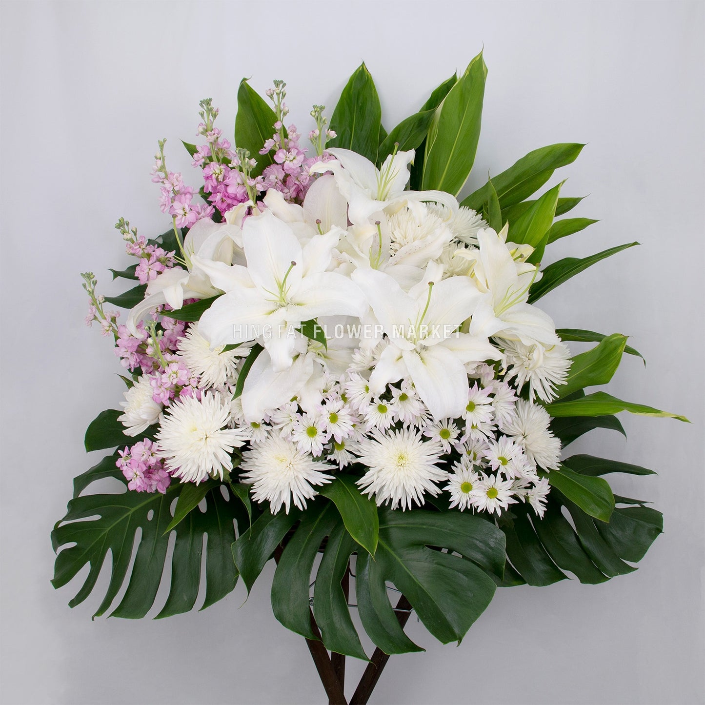 白百合日射花籃 White lily and stock flower stand