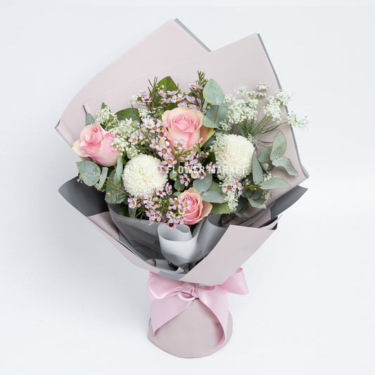 粉玫瑰乒乓菊花束 Rose and chrysanthemum bouquet
