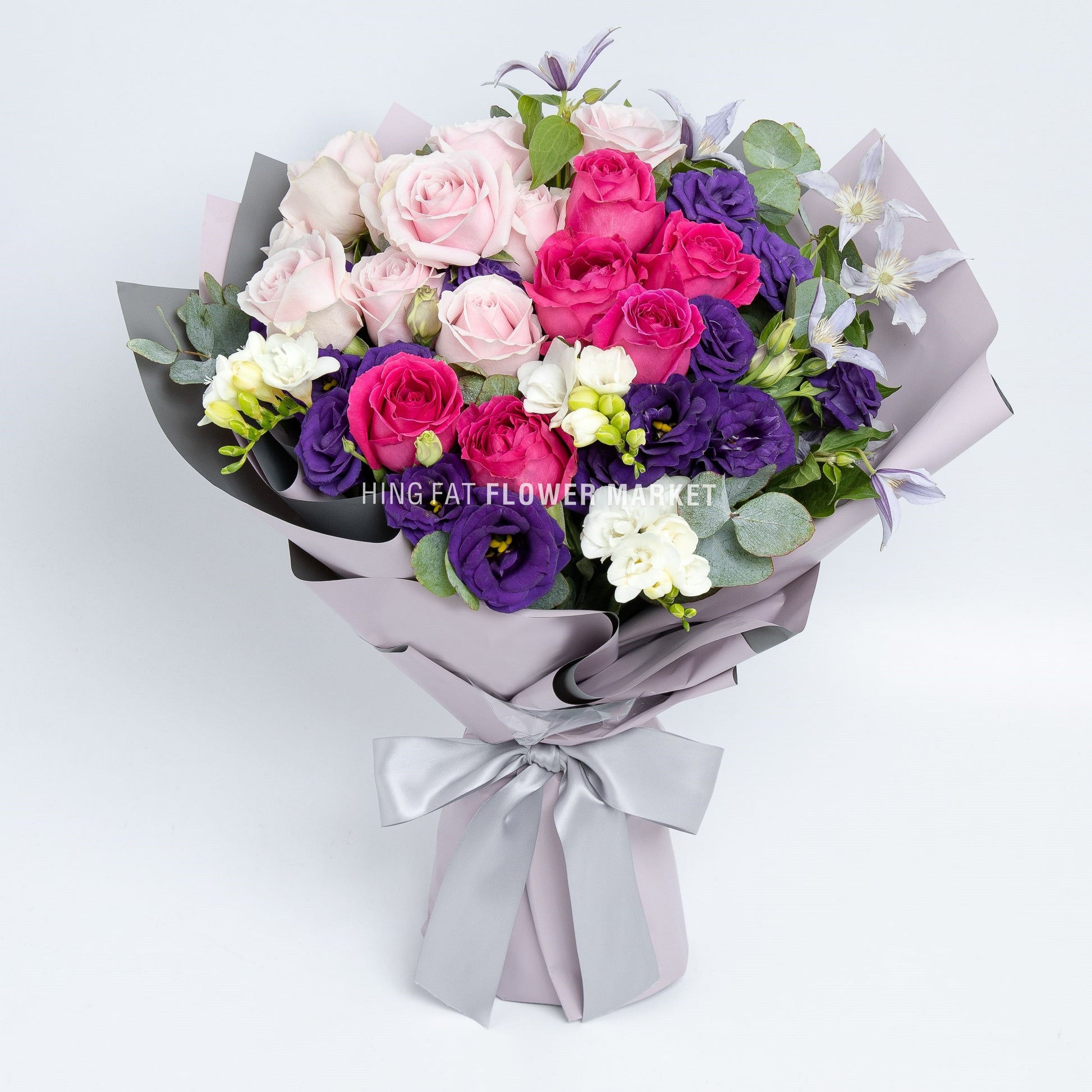 深淺粉玫瑰鐵線蓮花束 Pink rose and clematis bouquet