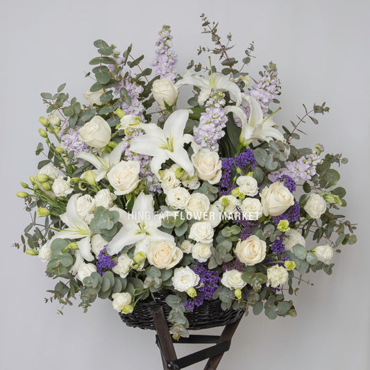淺紫日射百合花籃 Light purple stock and lily flower stand