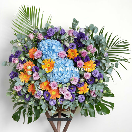 藍繡球橙太陽菊花籃 Blue hydrangea and orange gerbera flower stand