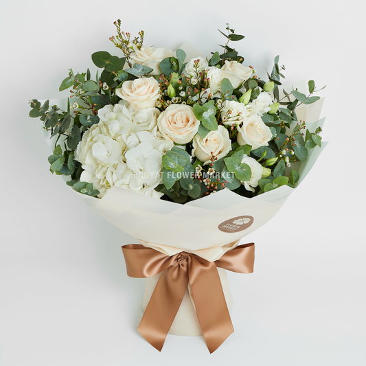 白色繡球米玫瑰花束 White hydrangea and rose bouquet